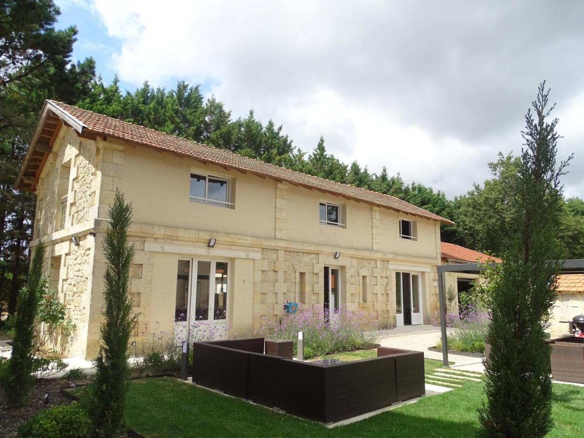 Château Lacroix de Civrac 4 étoiles, 3 ch, 7 pers Extérieur photo