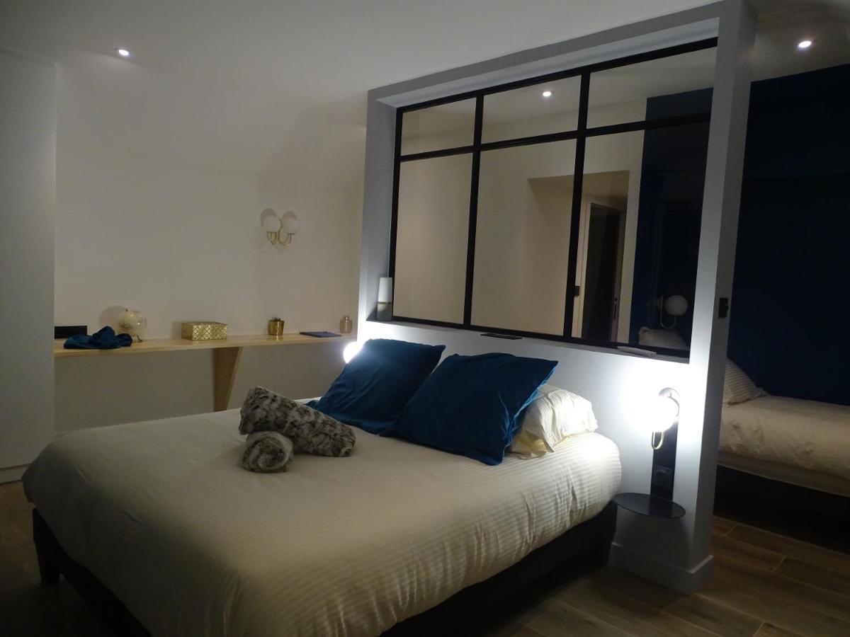 Château Lacroix de Civrac 4 étoiles, 3 ch, 7 pers Extérieur photo