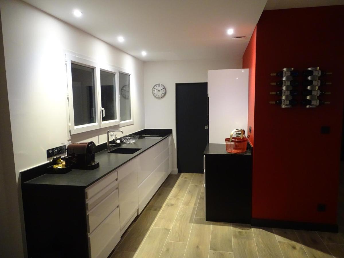 Château Lacroix de Civrac 4 étoiles, 3 ch, 7 pers Extérieur photo