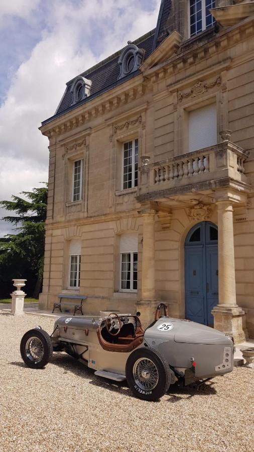 Château Lacroix de Civrac 4 étoiles, 3 ch, 7 pers Extérieur photo